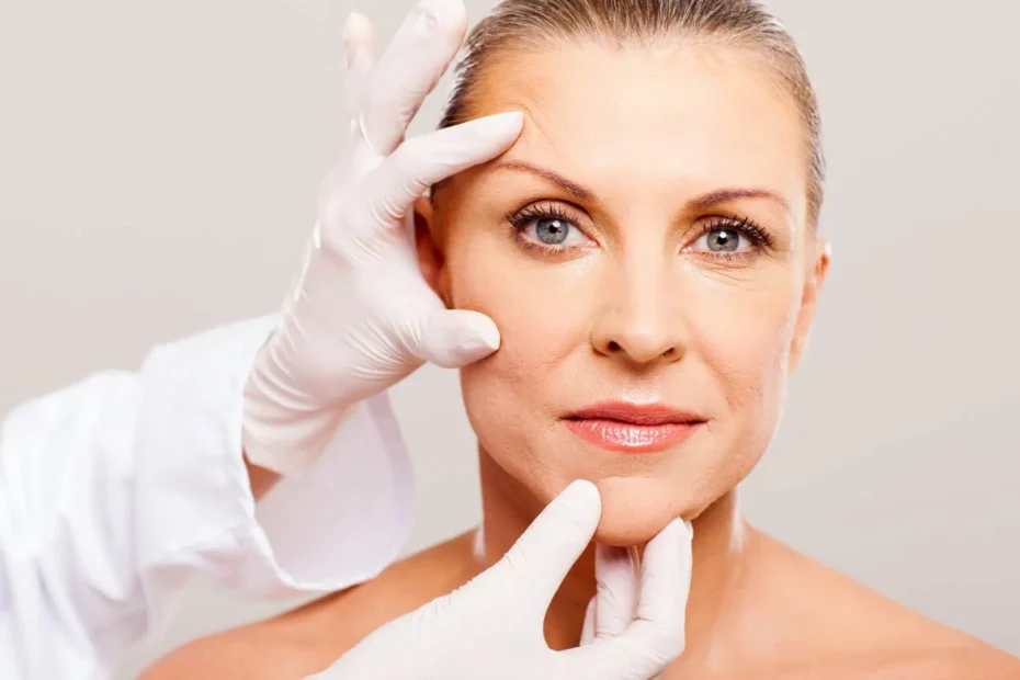 A maturidade traz a oportunidade de cuidar do corpo com amor e verdade. Saiba como a cirurgia plástica pode fortalecer a autoestima da mulher madura, respeitando suas escolhas e sua história.